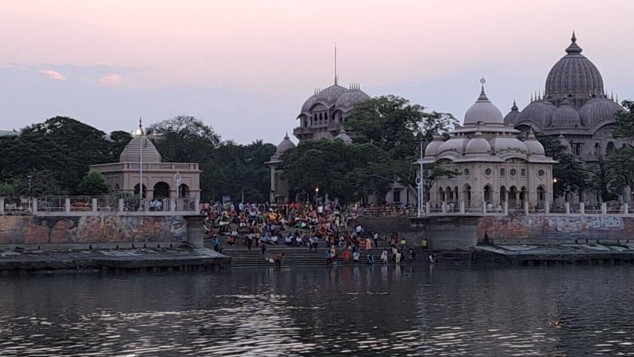 இன்றைய தரிசனம் - கங்கையிலிருந்து பேலூர் மடம், கொல்கத்தா